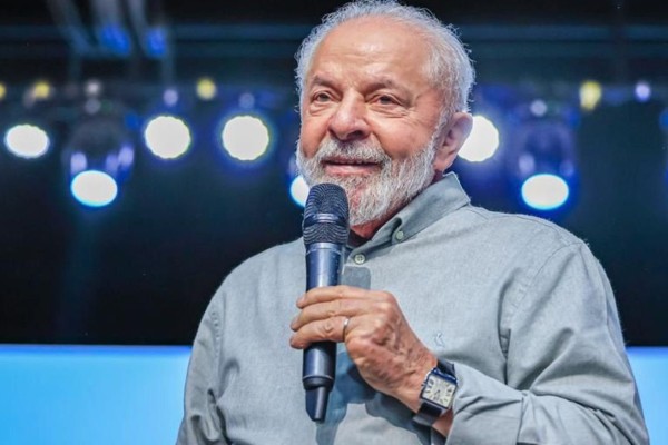 Com dores constantes, Lula passa por cirurgia no quadril nesta sexta-feira (29)