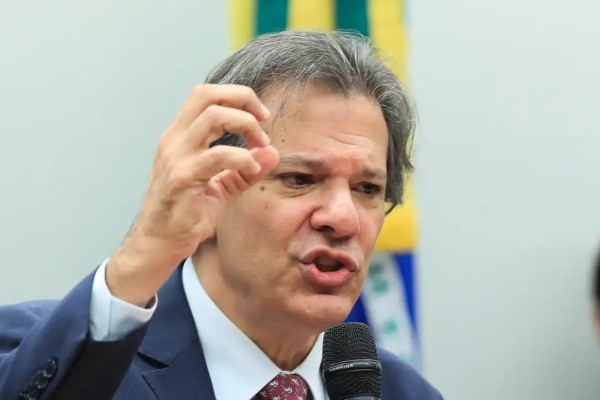 Lula deve anunciar hoje socorro às empresas do RS com nova linha de crédito