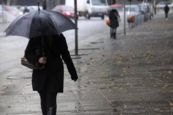 Chuva retornou com a possibilidade de ventos e raios nesta sexta-feira