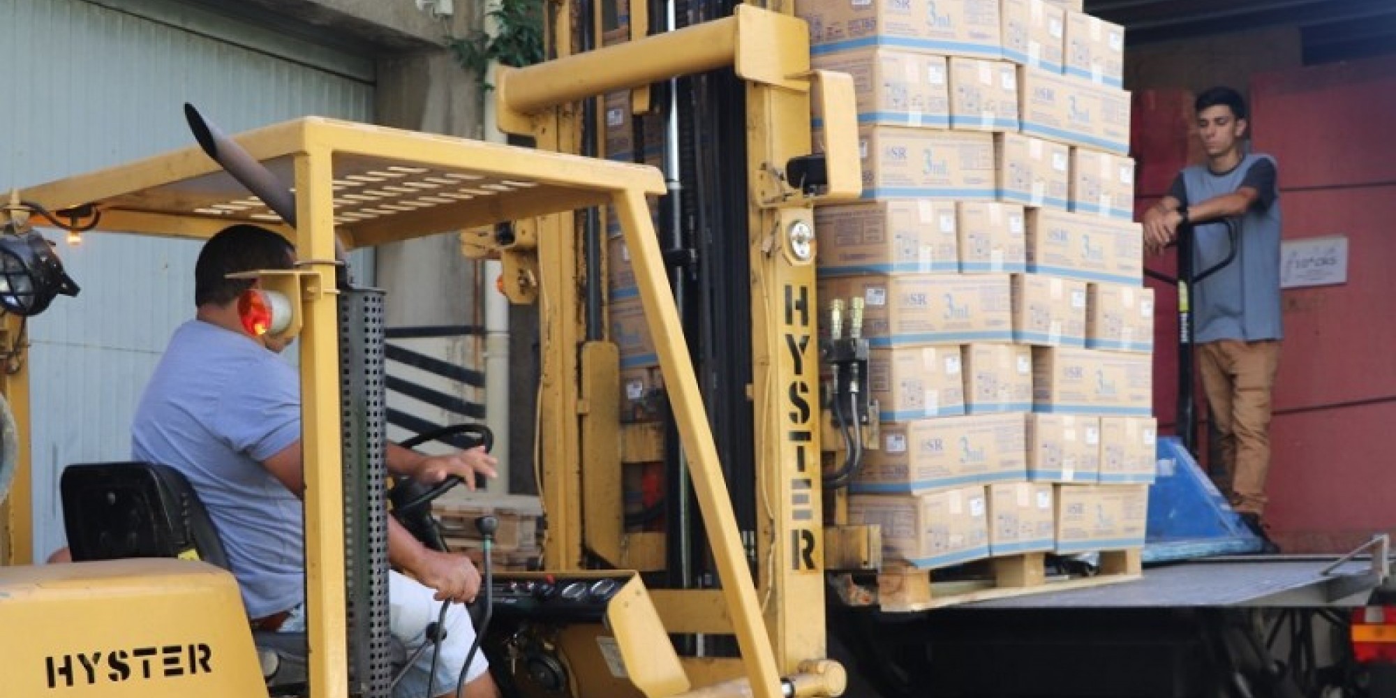 Seringas para aplicação das vacinas nos municípios estão sendo distribuídas