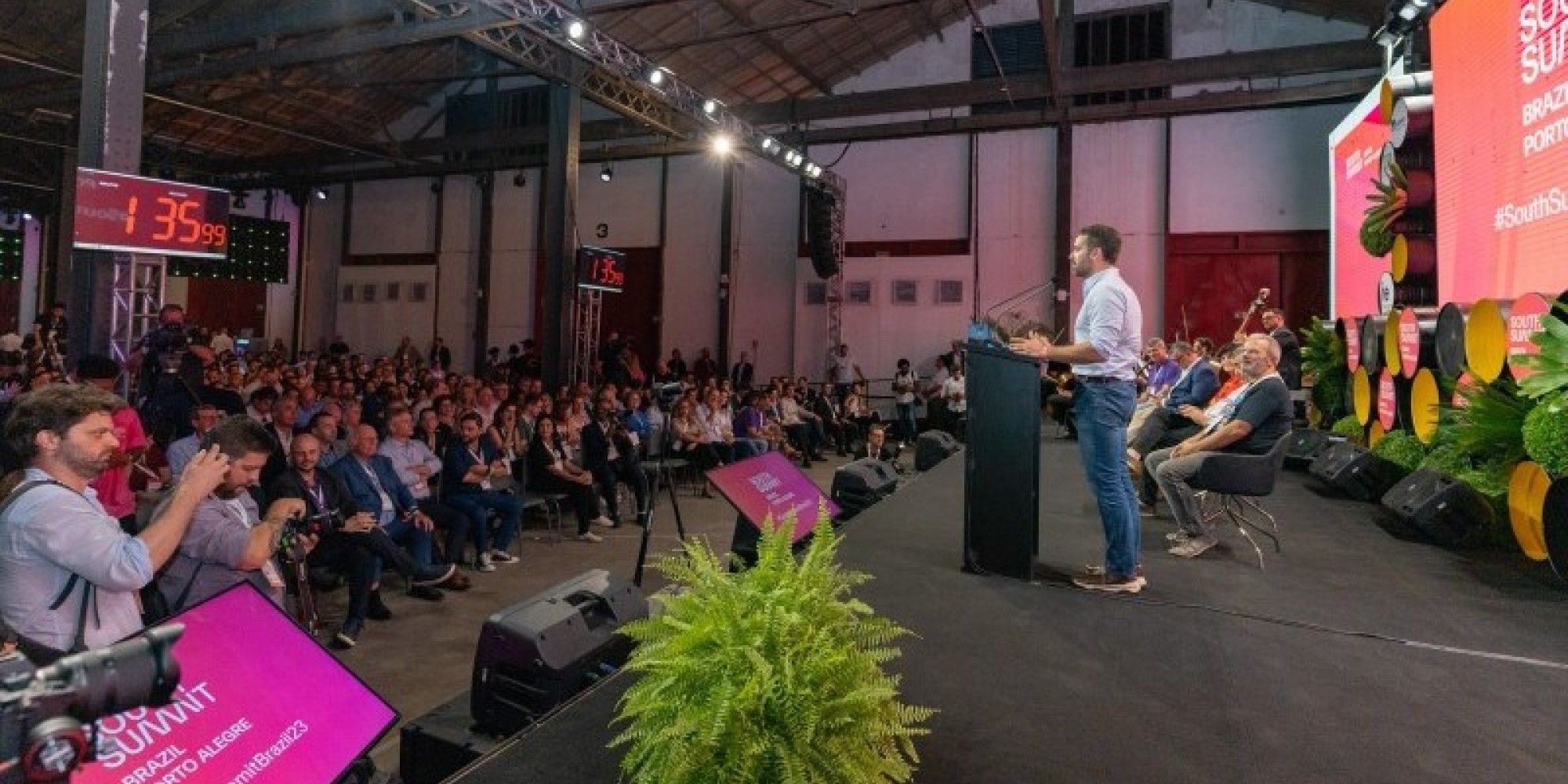 Abertura oficial do South Summit Brazil celebra recorde de público