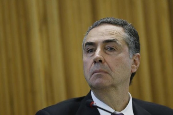 Ministro do STF suspende aplicação do piso nacional da enfermagem