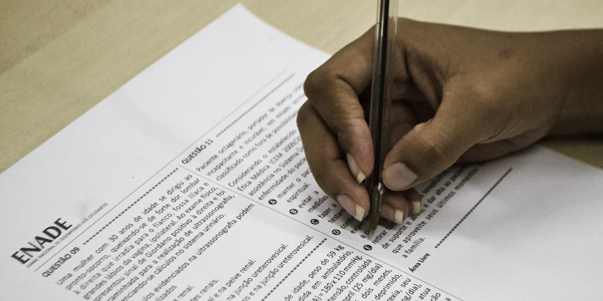 O exame avalia o desempenho dos estudantes em relação aos conteúdos programáticos no curso de graduação O exame avalia o desempenho dos estudantes em relação aos conteúdos programáticos no curso de graduação