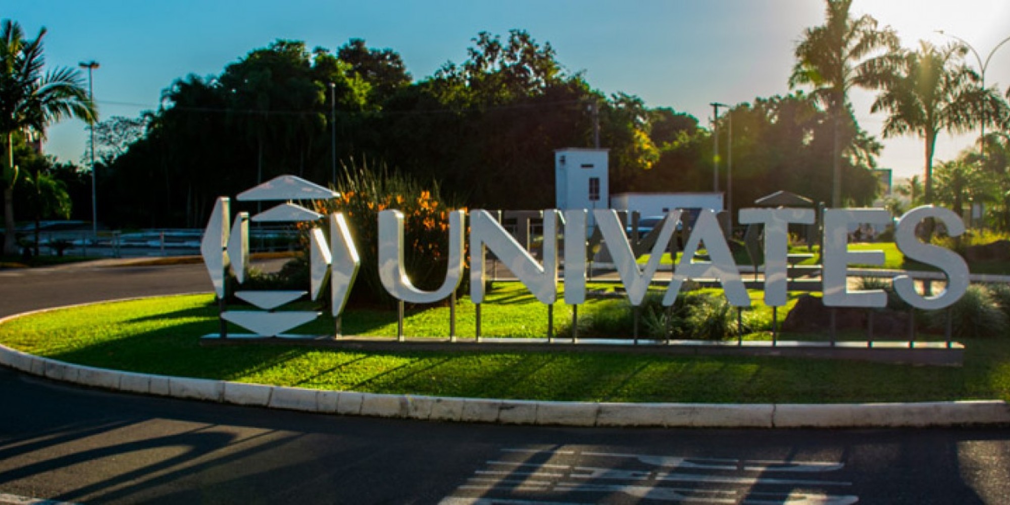 Aulas recomeçam neste segunda Aulas recomeçam neste segunda
