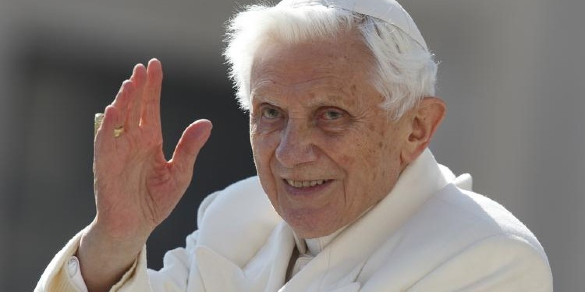 Papa diz que Bento XVI “está muito doente” e pede orações