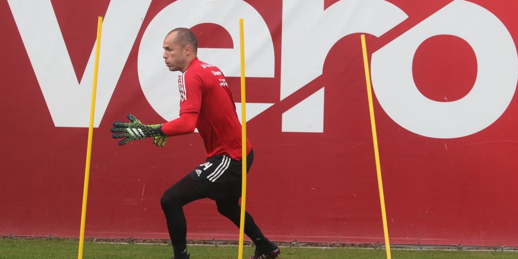 Goleiro Marcelo Lomba é um dos infectados 
