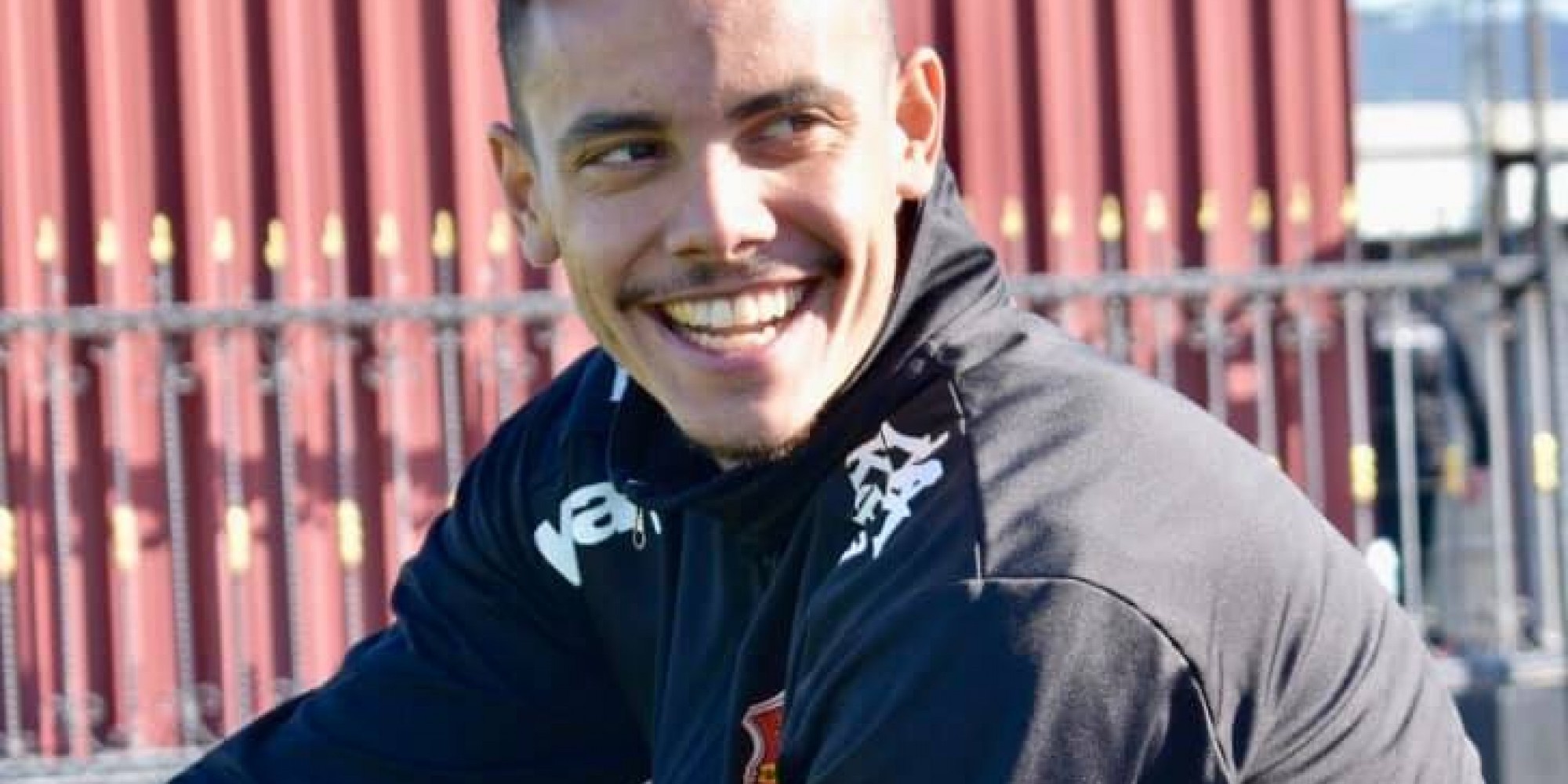 Padu, 22 anos, joga no Makedonija da Macedônia Padu, 22 anos, joga no Makedonija da Macedônia
