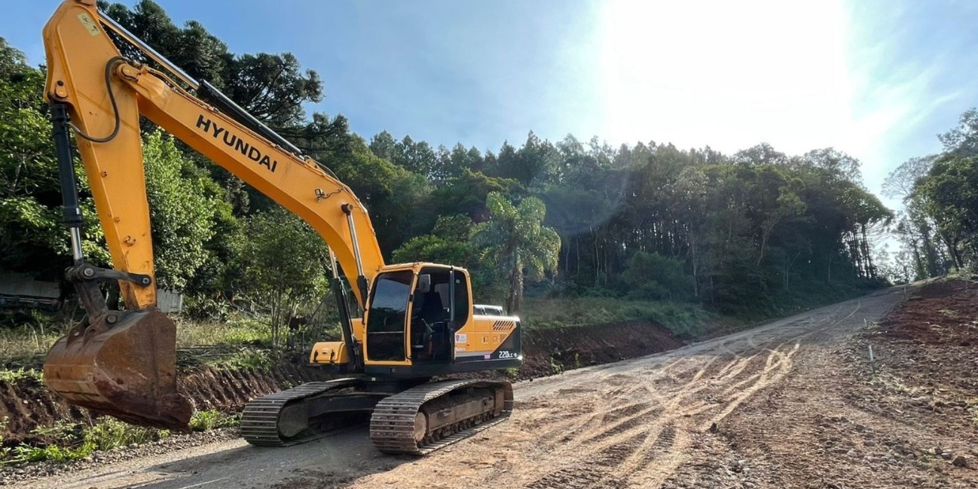 Iniciam obras para asfaltamento da Estrada do Cristo