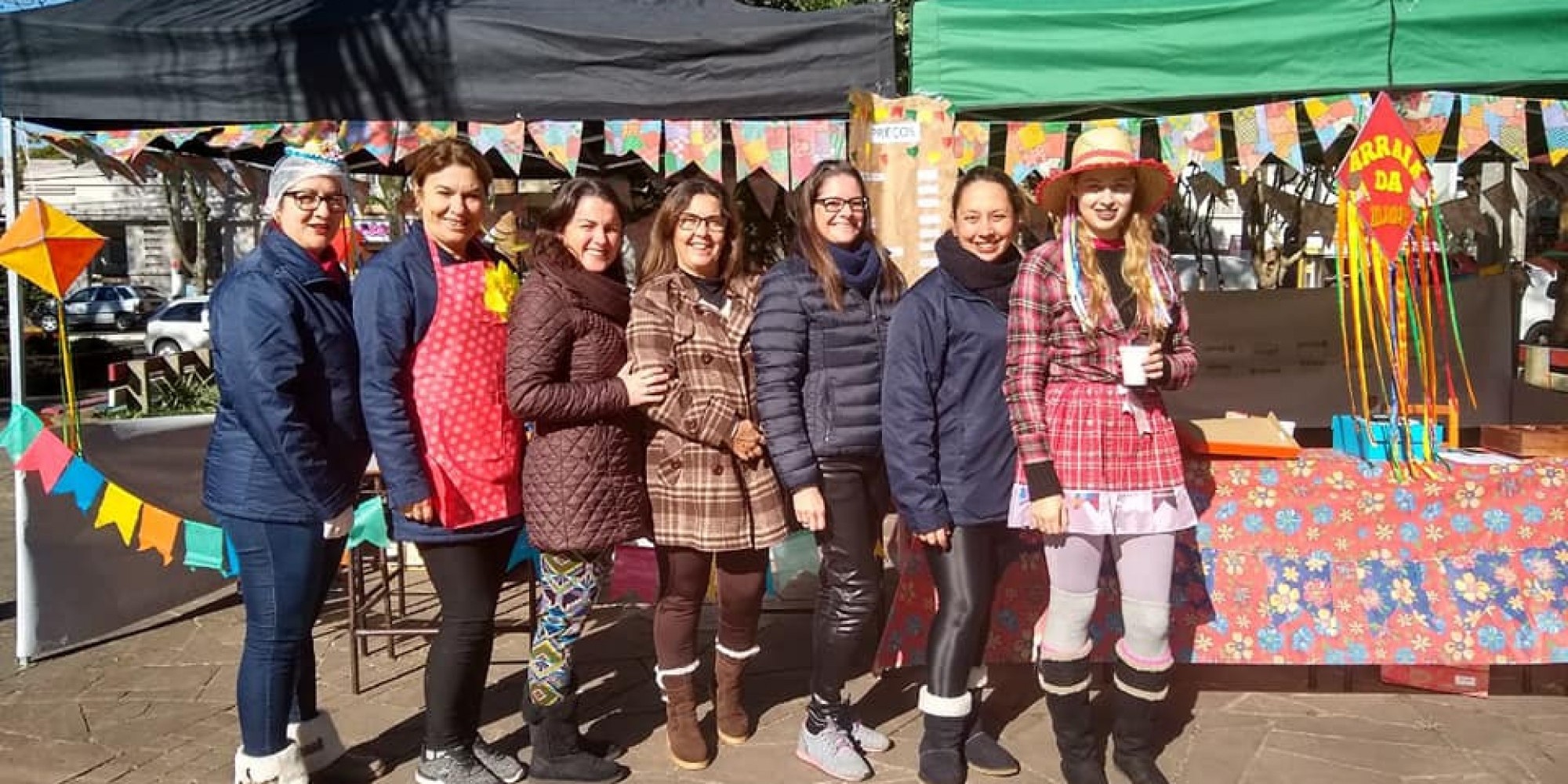 Ano passado a festa junina da AME ocorreu na Praça da Bandeira Ano passado a festa junina da AME ocorreu na Praça da Bandeira