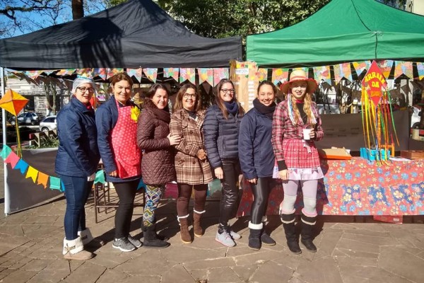 Ano passado a festa junina da AME ocorreu na Praça da Bandeira 