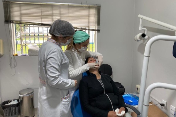 Mutirão de próteses dentárias beneficia mais de 60 pacientes