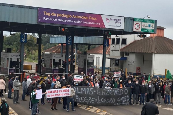 Promessa de mobilização, recados ao Governo do Estado e revolta de alguns motoristas: manhã foi marcada por protesto contra o pedágio em Encantado 