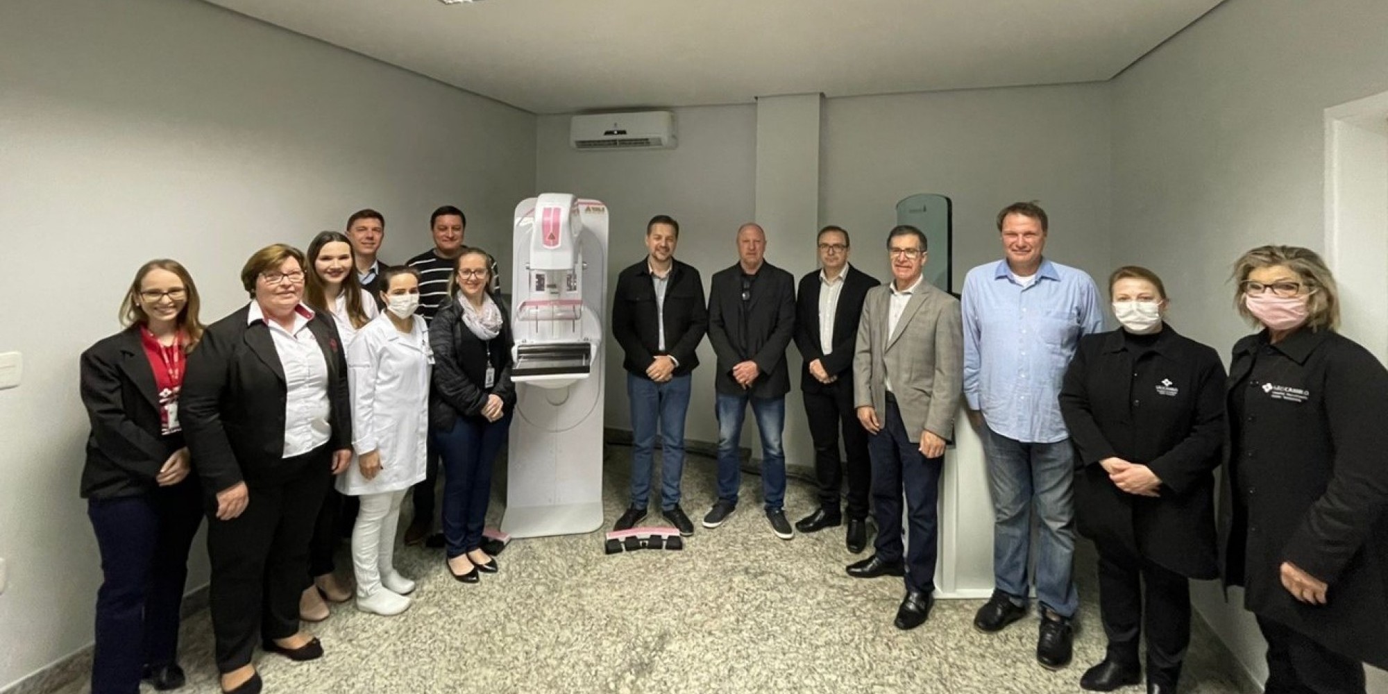 Parceria entre Executivo e Legislativo entrega mamógrafo digital ao HBST