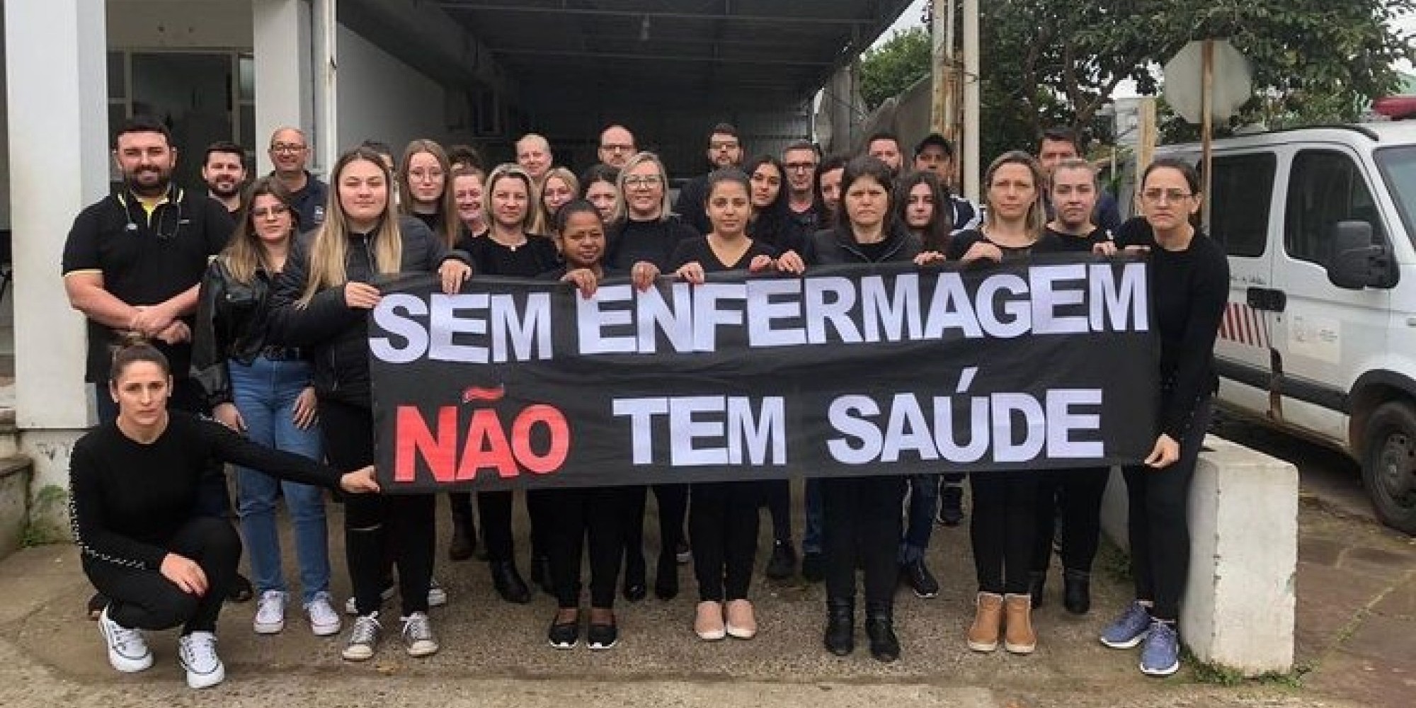 Funcionários da Saúde de Roca Sales protestam contra a suspensão do Piso