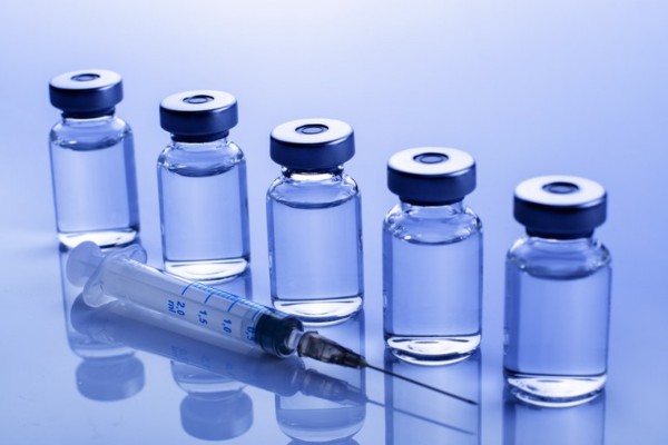 Até o momento, não há nenhuma vacina contra a Covid-19 registrada ou autorizada para uso emergencial no país