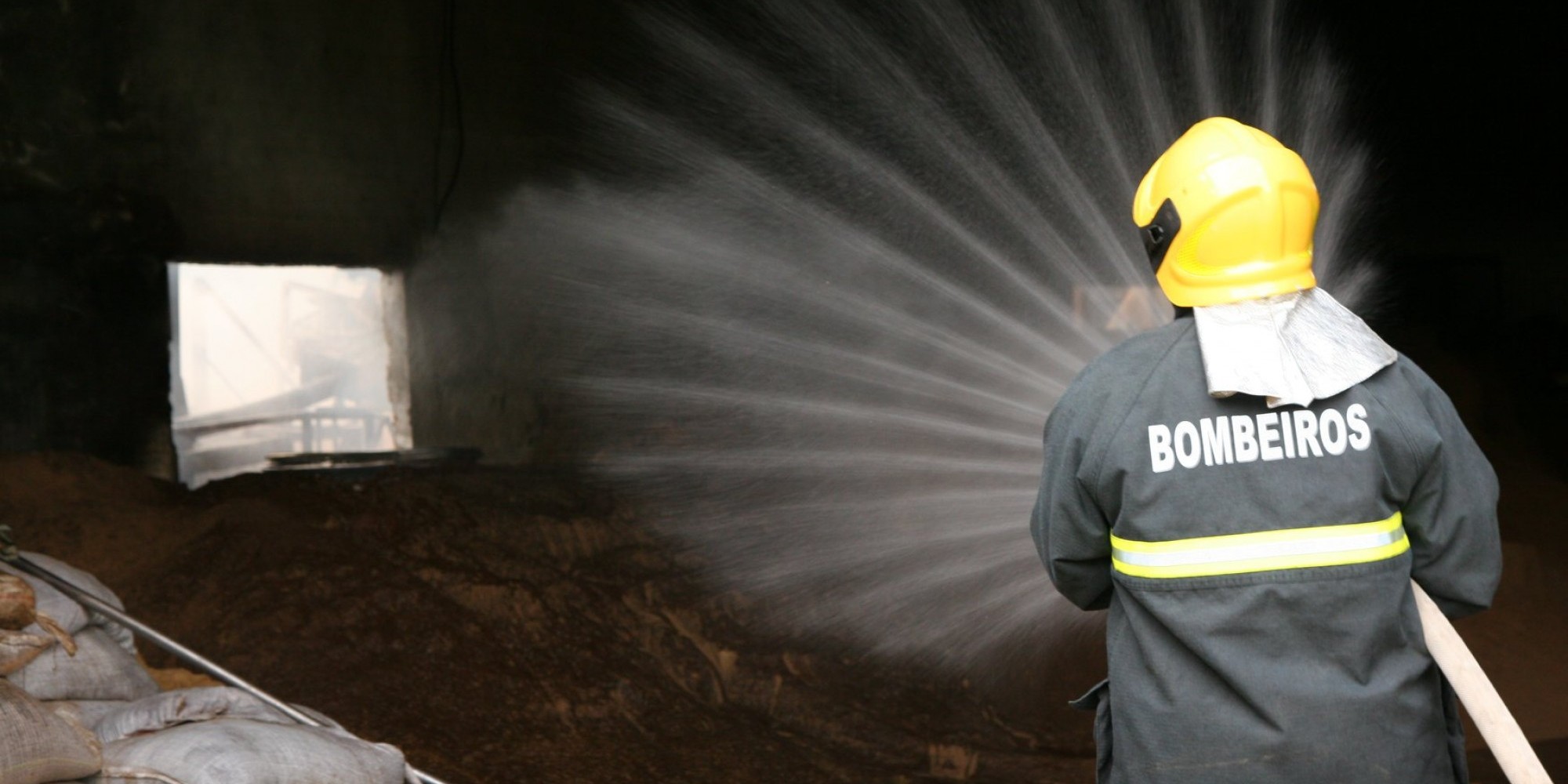Bombeiros civis de Encantado estavam com vencimentos atrasados Bombeiros civis de Encantado estavam com vencimentos atrasados