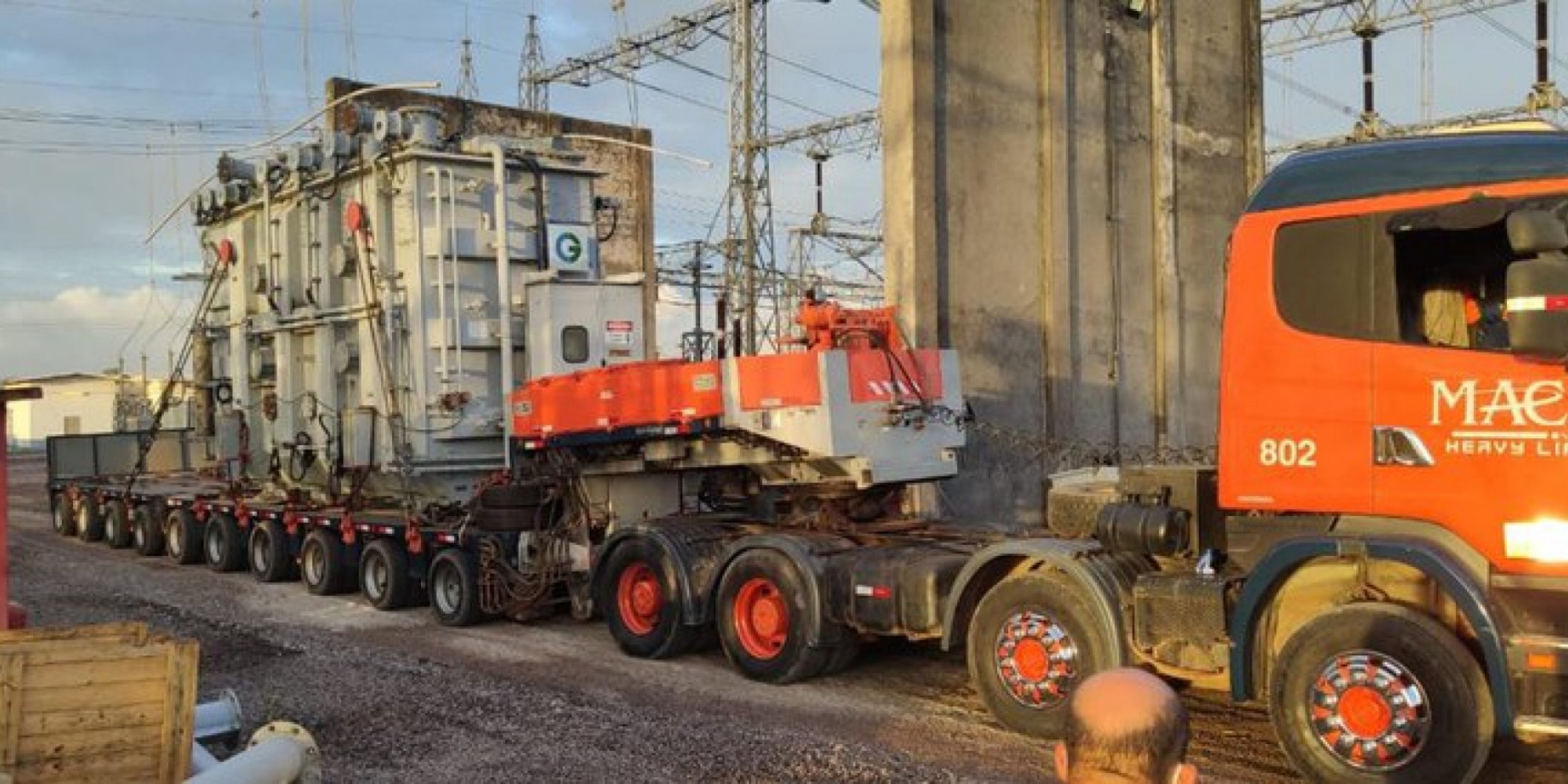 Transformador foi transportado de Laranjal do Jari (AP) para a capital do Amapá e chegou ao Porto de Santana Transformador foi transportado de Laranjal do Jari (AP) para a capital do Amapá e chegou ao Porto de Santana