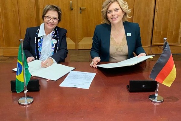Ministras assinaram acordo depois do Fórum Global da Alimentação e da Agricultura (GFFA), em Berlim
