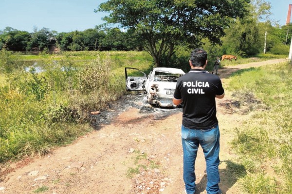 Familiares buscam liberação dos corpos na Capital 