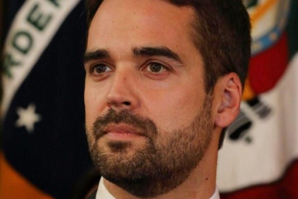  -Temos dado, passo a passo, algumas condições para o retorno de algo próximo à normalidade como conhecíamos-, disse o governador 