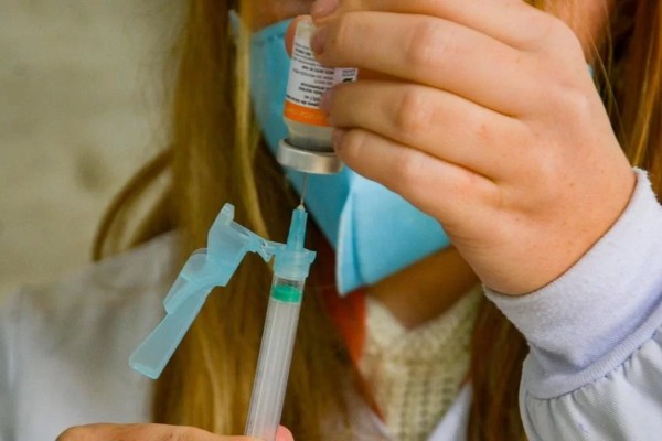 Covid-19 volta a crescer no mundo e acende alerta no Rio Grande do Sul