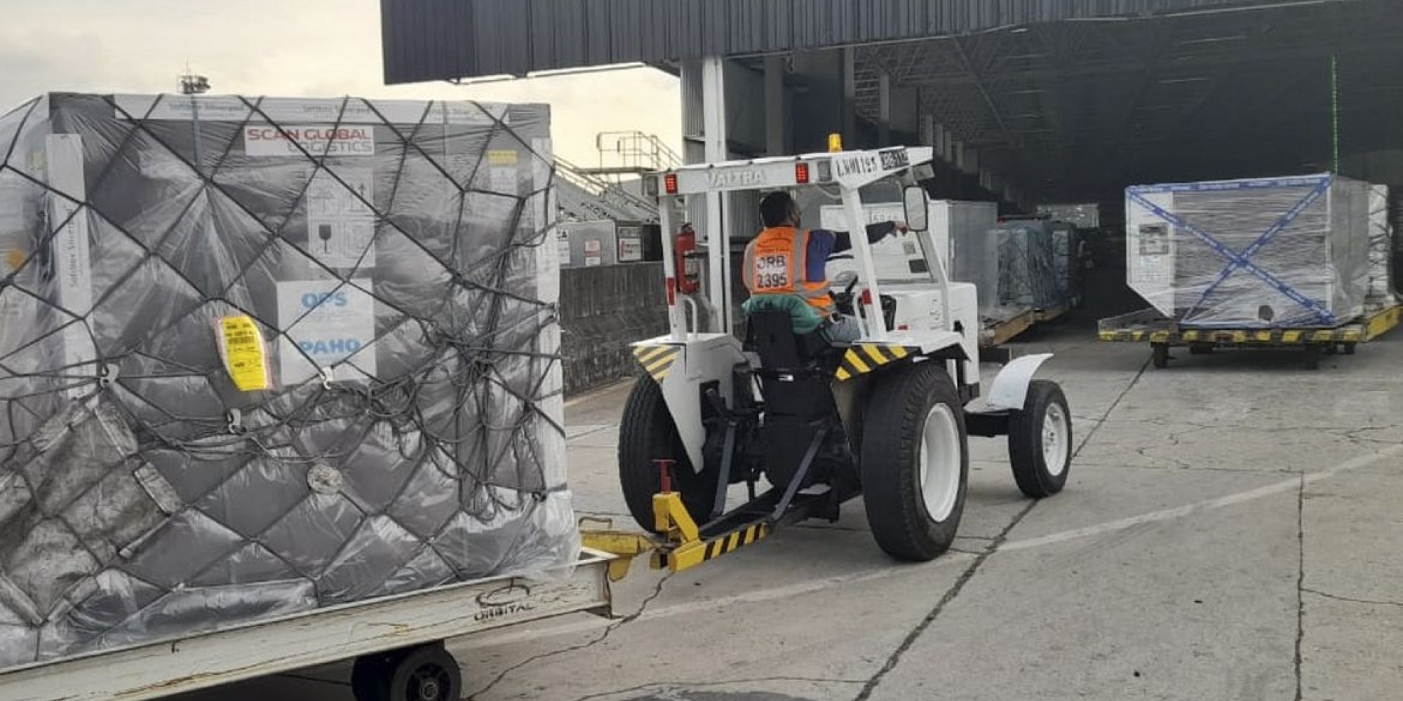 Covid-19: publicada lei que autoriza doar vacinas a outros países