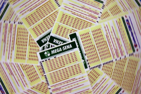 Mega-Sena acumula e próximo concurso deve pagar R$ 120 milhões