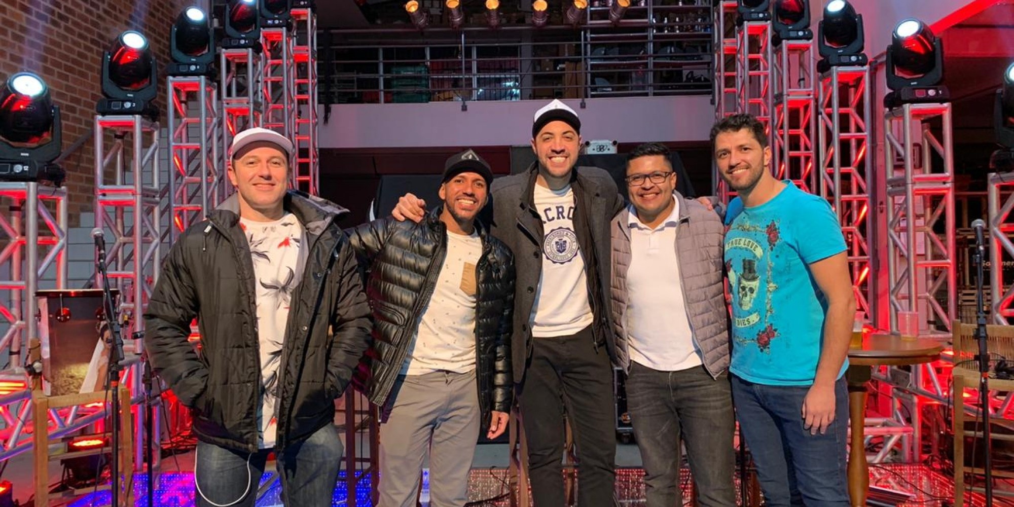 Célio e Banda é a atração da noite Célio e Banda é a atração da noite