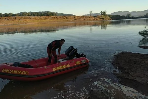 Bombeiros encontram vítima de afogamento no Taquari em Roca Sales