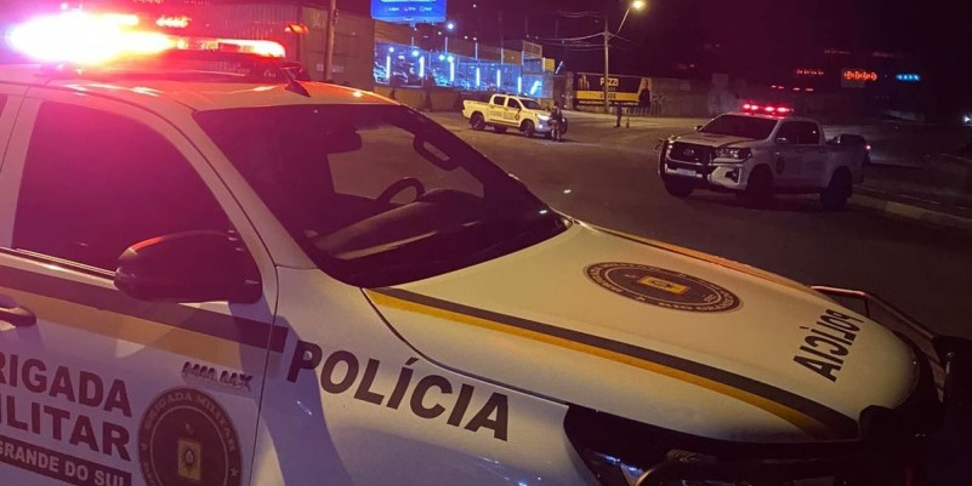 Idosa morre atropelada por dois caminhões na noite desta terça