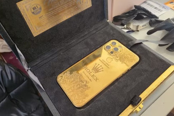 Influenciador alvo de operação policial ostentava iPhone de ouro avaliado em R$ 42 mil