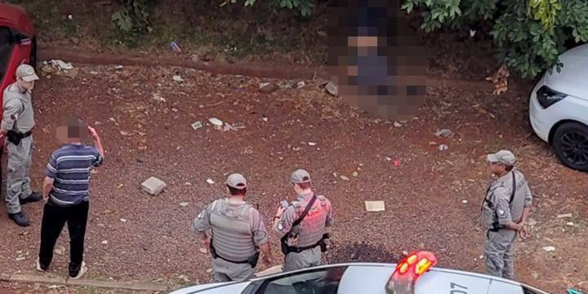 Cadáver de homem é encontrado em condomínio