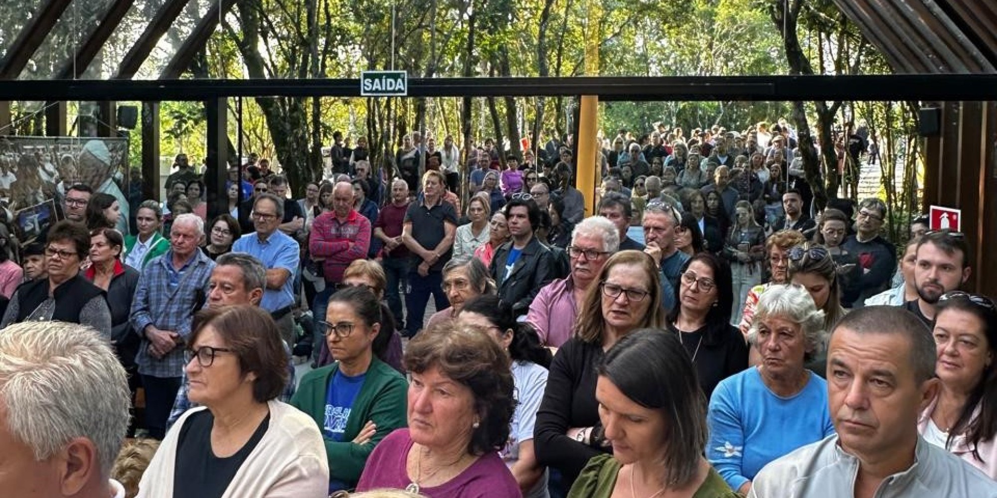 Fé e emoção marcam missa em homenagem ao Papa Francisco no Cristo Protetor