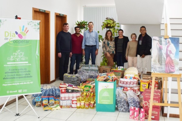 Alimentos arrecadados no Cristo Protetor são entregues