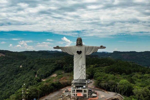 Cristo protetor poderá ser visitado com a doação de um quilo de alimentos