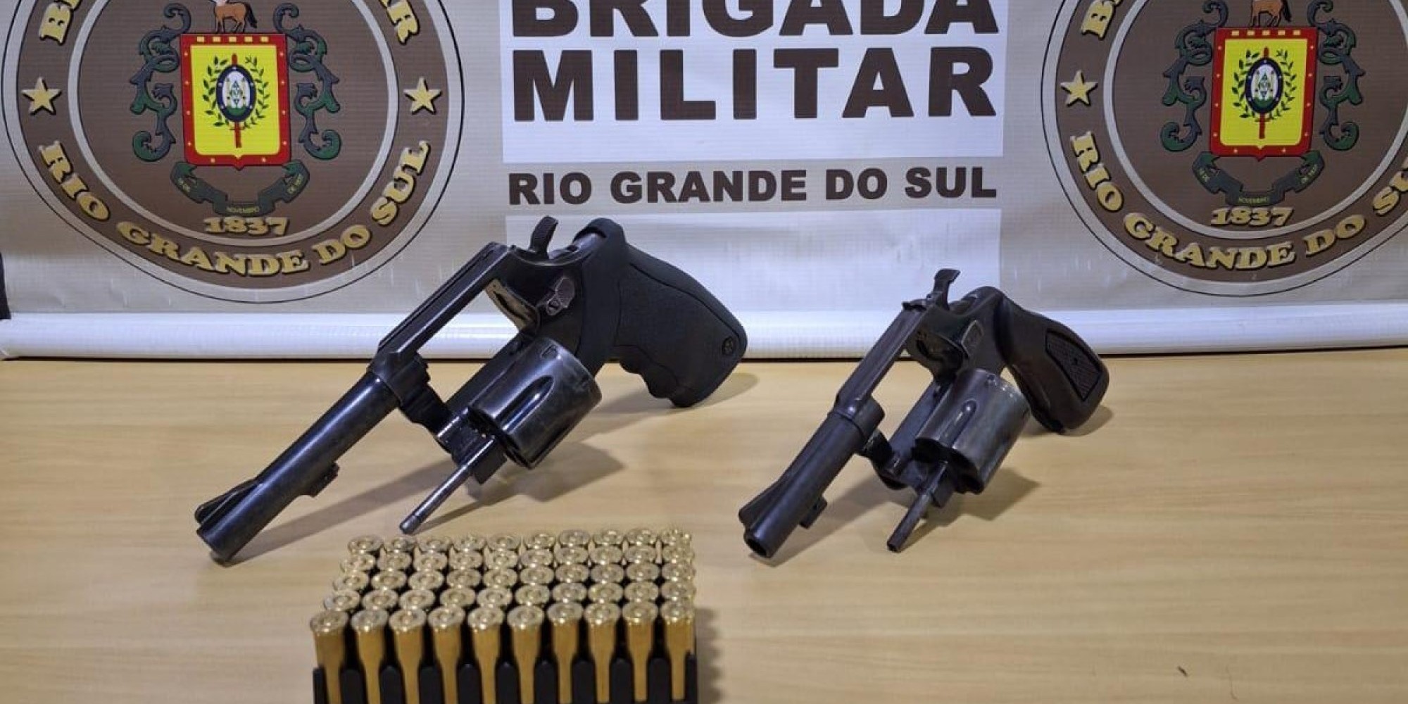 BM realiza a apreensão de revólveres e munições em Cruzeiro do Sul