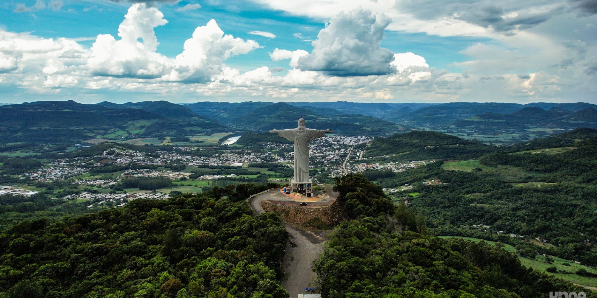 Moradores de Encantado pode fazer visita ao Cristo Protetor com doação de um quilo de alimento