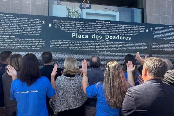 Homenagem aos doadores marca início das celebrações no Cristo Protetor
