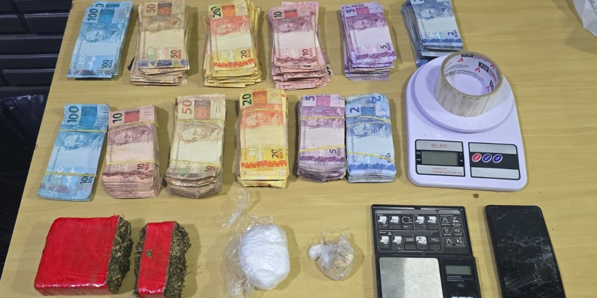 Homem é preso por tráfico de drogas em Encantado com 36 mil em dinheiro