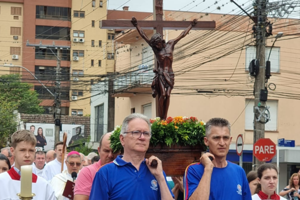 Procissão e Missa Solene marcam a abertura do Ano Santo na Diocese de Santa Cruz do Sul