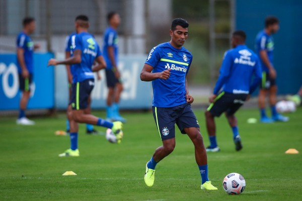 Grêmio entra em campo nesta noite 