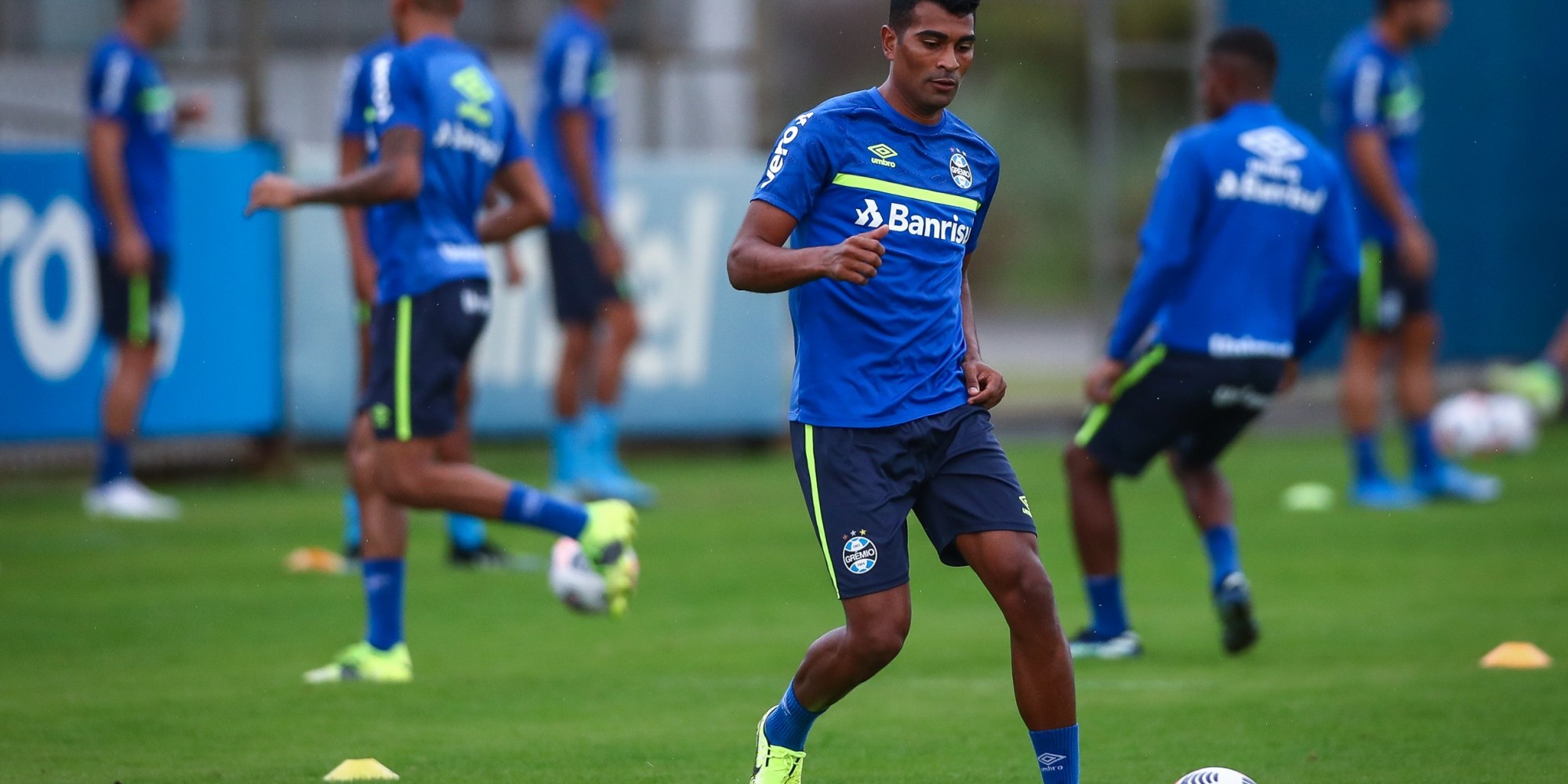 Grêmio entra em campo nesta noite Grêmio entra em campo nesta noite