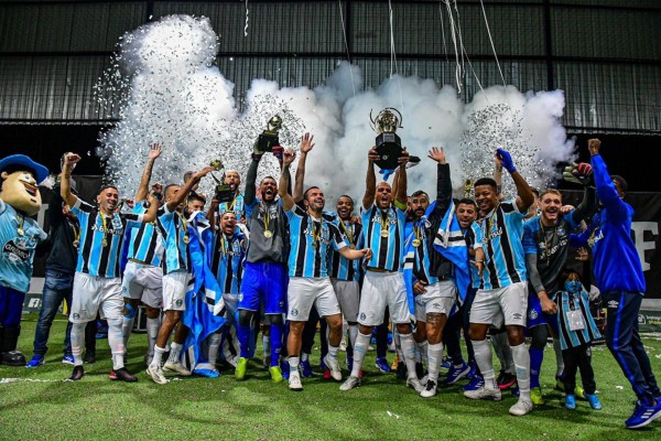Taça foi conquistada neste sábado em Porto Alegre 