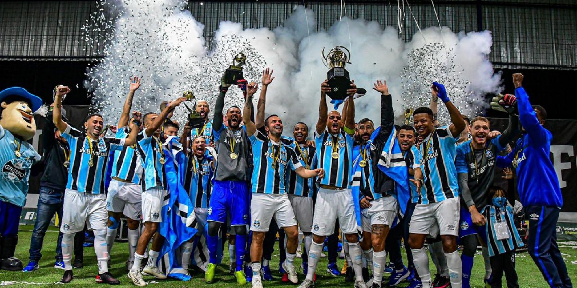 Taça foi conquistada neste sábado em Porto Alegre Taça foi conquistada neste sábado em Porto Alegre