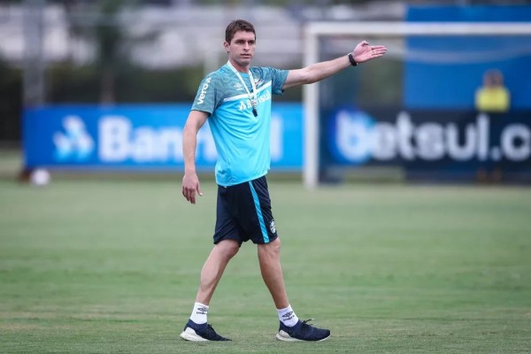 Thiago Gomes será o treinador diante dos colombianos 