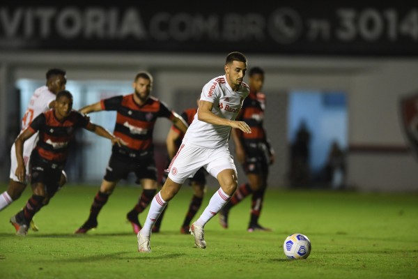 Thiago Galhardo marcou o único gol do jogo 