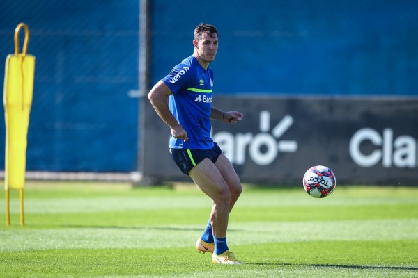 Churrín deve ser titular neste domingo 