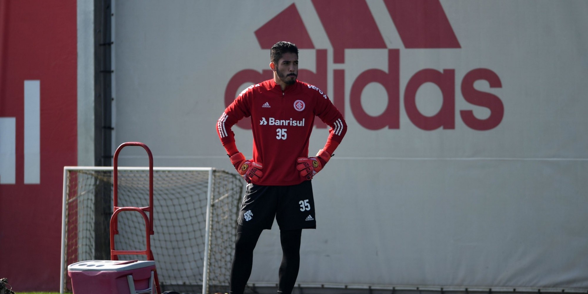Goleiro Daniel deve entrar em campo no jogo de hoje 