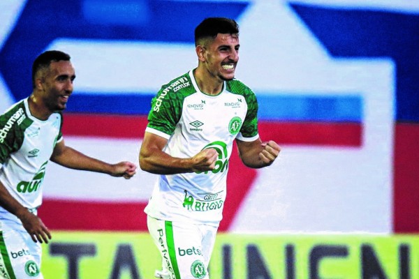 Volante que começou no CFM de Encantado está desfalcando equipe catarinense