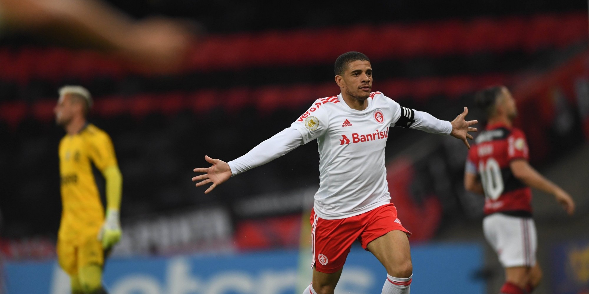 Taison marcou seu primeiro gol após retorno ao Inter 